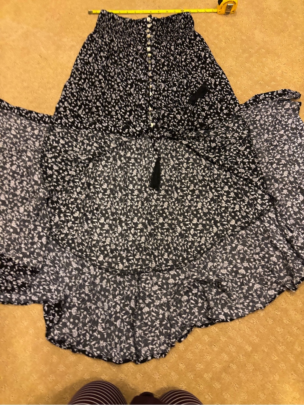 Women’s Rachel Zoe Black and White Floral flow maxi skirt. Sz M - Picture 11 of 11